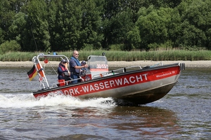 THW Übung auf der Elbe